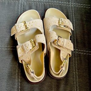 Pilcro Tan sandals